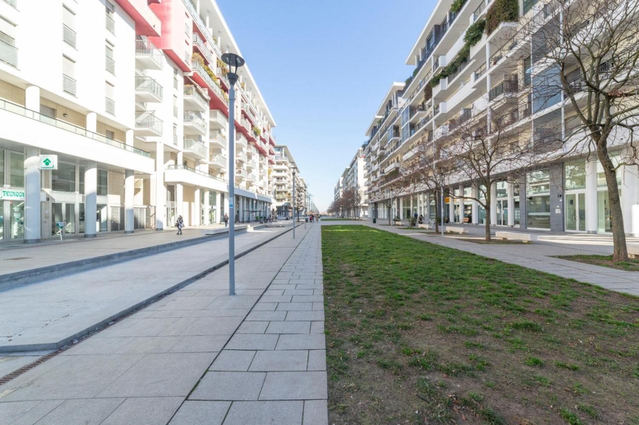 Milano Rogoredo Apartment With Garage Exterior photo